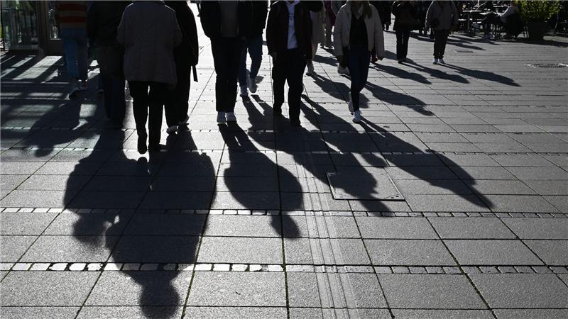 Generell stellen die Wissenschaftler „Gewöhnungseffekte und Normalisierung“ bei rechtsextremen Einstellungen fest. (Symbolbild)