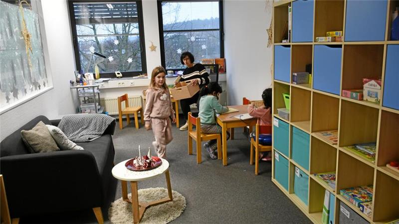 Eine ganze Büroetage für die Kinder von St. Benno Genug Platz für viele Funktionsräume: St. Benno kann auf diese Weise gleich ein neues Konzept ausprobieren, das nicht mit festen Gruppen, sondern mit Themenschwerpunkten arbeitet.