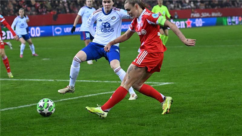 Bayern im Champions-League-Viertelfinale, Wolfsburg verliert Georgia Stanway vom FC Bayern München beim Torschuss.