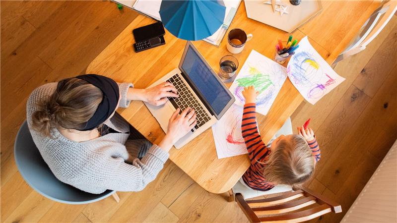 Jeder Vierte im Homeoffice: Arbeiten zu Hause bleibt beliebt Gerade bei Berufstätigen mit Kindern ist das Homeoffice beliebt. (Archivbild)