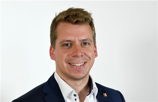 Gerade im Bereich der Wärmewende brauche es über den vom Bund gegebenen aktuellen Rahmen hinaus Sicherheit für die Folgejahre, wie die Finanzierung des Umbaus der Wärmeversorgung geplant sei, sagt Joschka Knuth (Grüne).