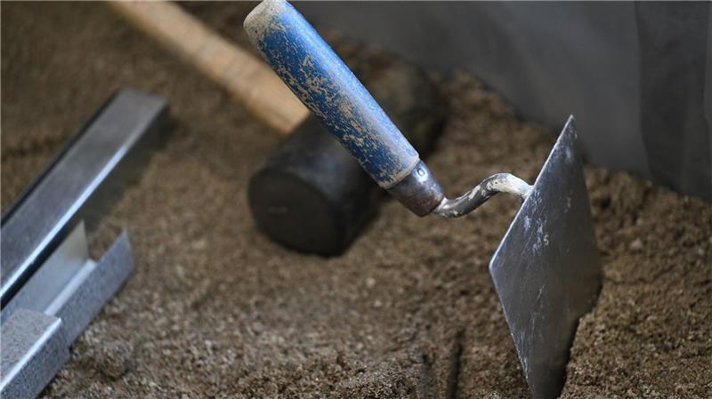 Personalmangel im Mittelstand: Ein Drittel bangt um Existenz Gerade in Baufirmen sind die Sorgen wegen fehlender Arbeitskräfte groß. (Archivbild)