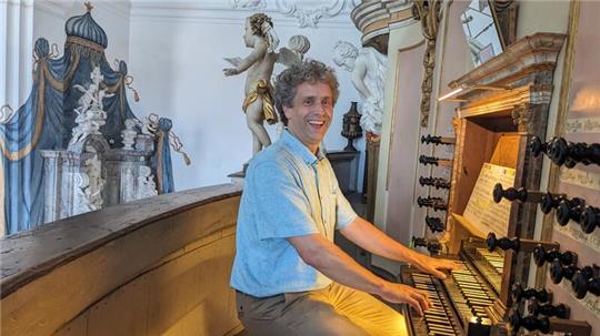 Gerald de Vries ist seit 21 Jahren Propsteikantor an der Marktkirche in Goslar. Für die Treutmann-Orgel kreierte er ein besonderes Programm.