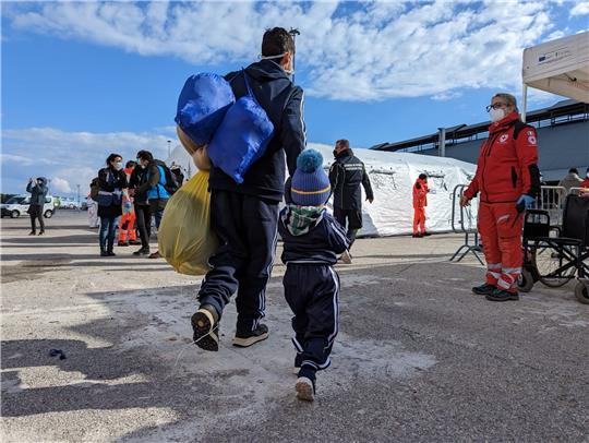 Gerettet: Insgesamt 440 Bootsmigranten waren vor Malta in Seenot geraten - die «Geo Barents» nahm sie auf.