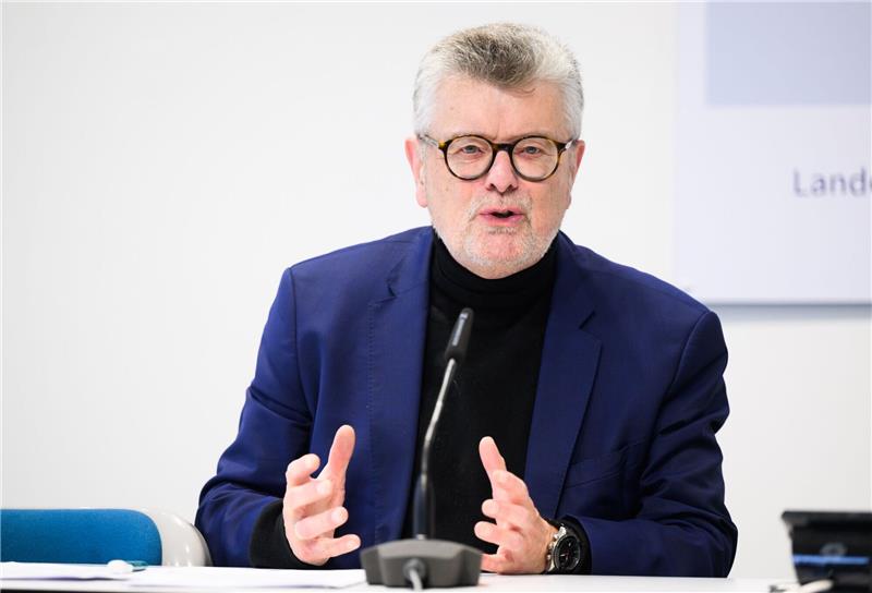 Mitgefühl mit Israel: Wegner sieht „Empathiedefizit” Gerhard Wegner spricht bei einer Kabinettspressekonferenz.