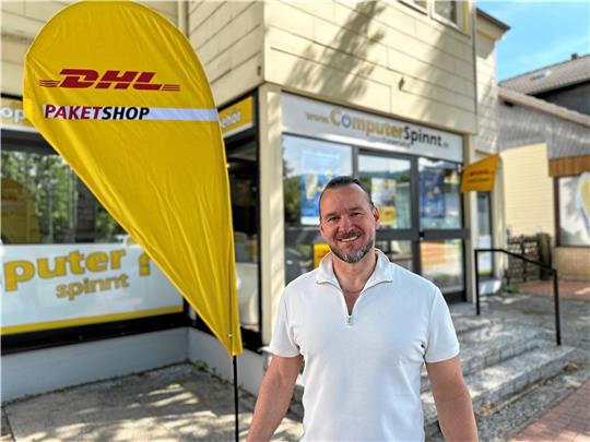 Gerold Jendrny betreibt schon einen Paketshop und wird dort in Kürze auch viele weitere Postdienstleistungen anbieten. Foto: Schlegel