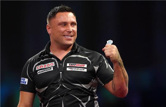 Gerwyn Price jubelt.