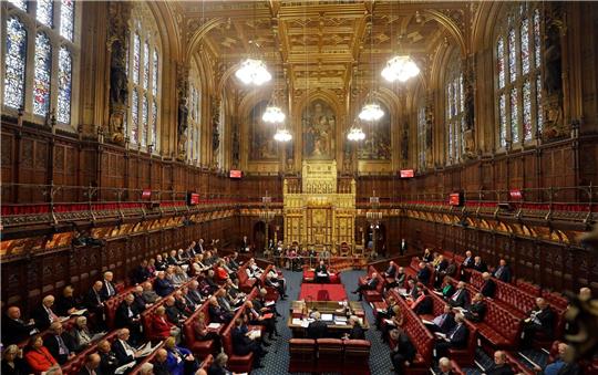 Gesamtansicht vom House of Lords, in dem damals der Gesetzentwurf zum Austritt Großbritanniens aus der Europäischen Union diskutiert wurde.