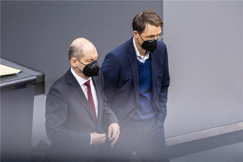 Gescheitert: Bundeskanzler Olaf Scholz (links) und Gesundheitsminister Karl Lauterbach(beide SPD) sind ausdrückliche Befürworter einer allgemeinen Impfpflicht. Foto: Imago/Florian Gaertner