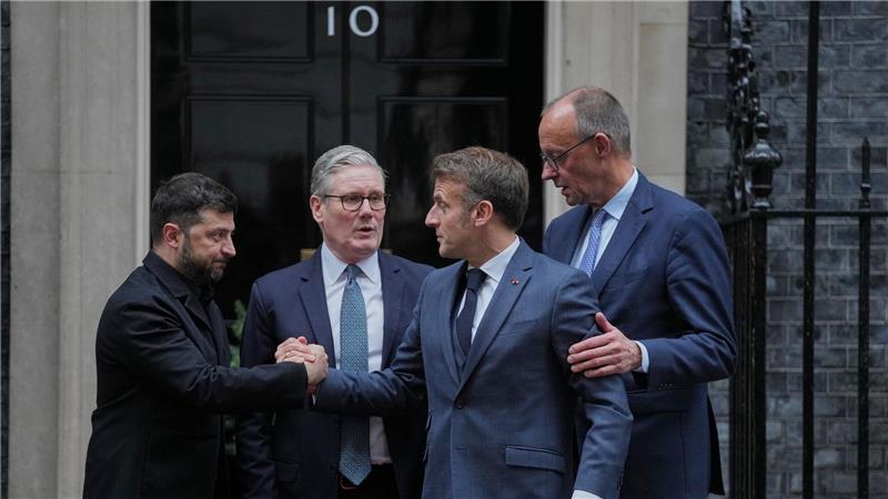 Arbeit an Friedensplan - Selenskyj zu Gesprächen in Rom Gestern hatte Selenskyj (l-r) den britischen Premier Starmer, den französischen Präsidenten Macron und Kanzler Merz in London getroffen.