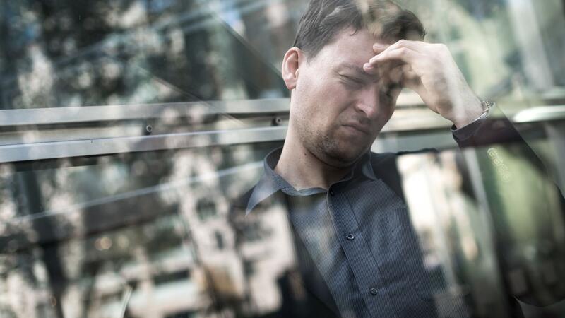 Unzufrieden im Job? Das können Sie tun Gestresst? Unzufriedenheit im Job kann sich negativ auf die Gesundheit auswirken.