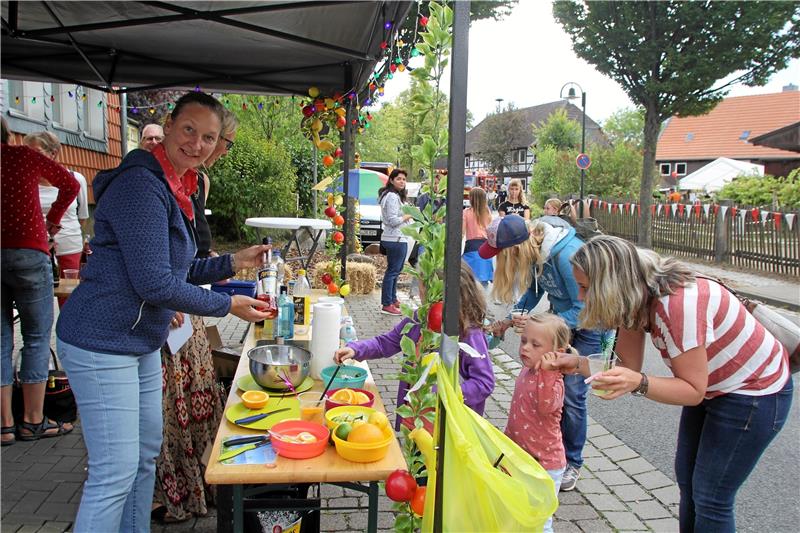 Beim Festumzug ist ganz Westerode auf den Beinen Gesunde Cocktails mixt der Förderverein der Grundschule Westerode für die kleinen und großen Besucher am Samstagnachmittag.