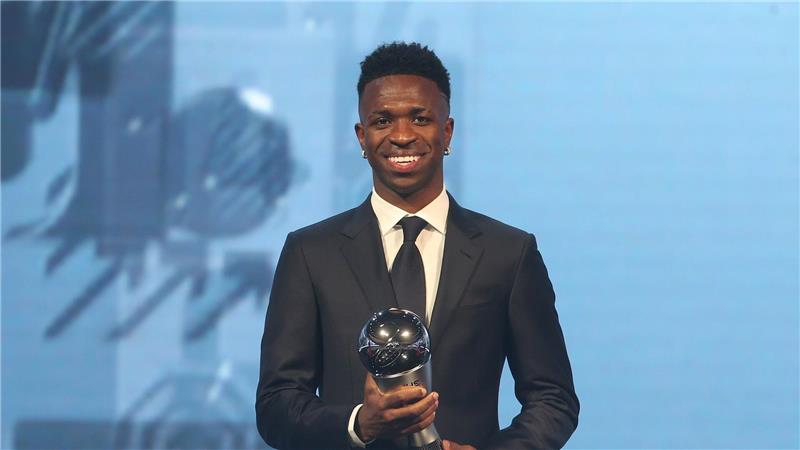 Weltfußballer: Ex-Dortmunder Dembélé folgt auf Vinicius Gewann die Weltfußballer-Trophäe im vorigen Jahr: Vinicius Junior.