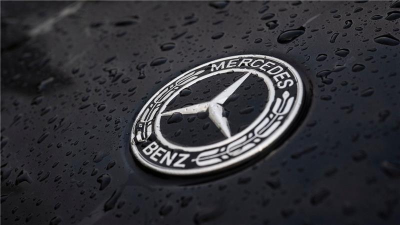 Nach Gewinneinbruch - Wie es bei Mercedes weitergehen soll Gewinneinbruch bei Mercedes-Benz. (Archivbild)