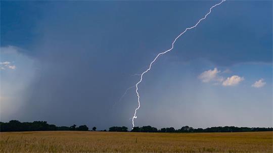 Gewitter mit starken Windböen sind heute für den Norden vorhergesagt. 
