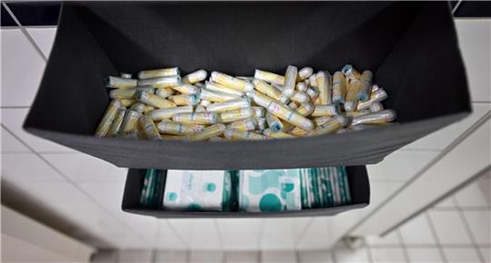 Gibt es bald Menstruationsartikel auf allen öffentlichen Toiletten Goslars? Foto: dpa