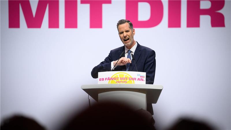 Gibt sich bei seiner Bewerbungsrede für den Parteivorsitz kämpferisch: Christian Dürr. 