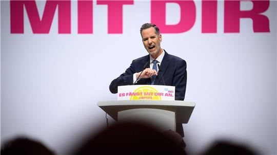 Gibt sich bei seiner Bewerbungsrede für den Parteivorsitz kämpferisch: Christian Dürr. 