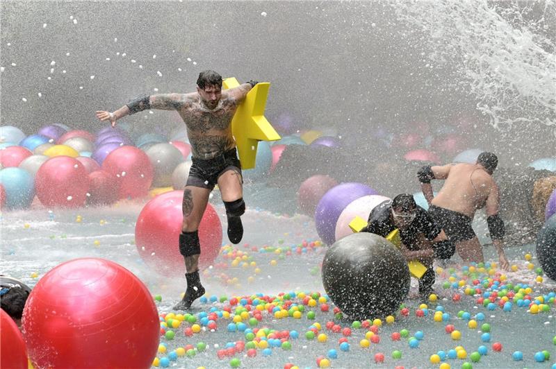 Blanke Nerven vor dem Dschungel-Finale Gigi Birofio (l-r), Lucas Cordalis und Cosimo Citiolo treten in der Dschungelprüfung «Creek der Sterne» an.