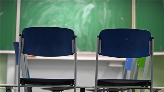 Glatte Straßen im Landkreis Diepholz - dort fällt erneut die Schule aus. (Symbolbild)