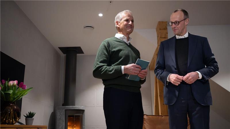 Gleich nach der Ankunft traf sich der Kanzler mit Norwegens Regierungschef zum Vier-Augen-Gespräch.