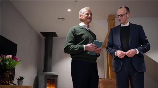 Gleich nach der Ankunft traf sich der Kanzler mit Norwegens Regierungschef zum Vier-Augen-Gespräch.