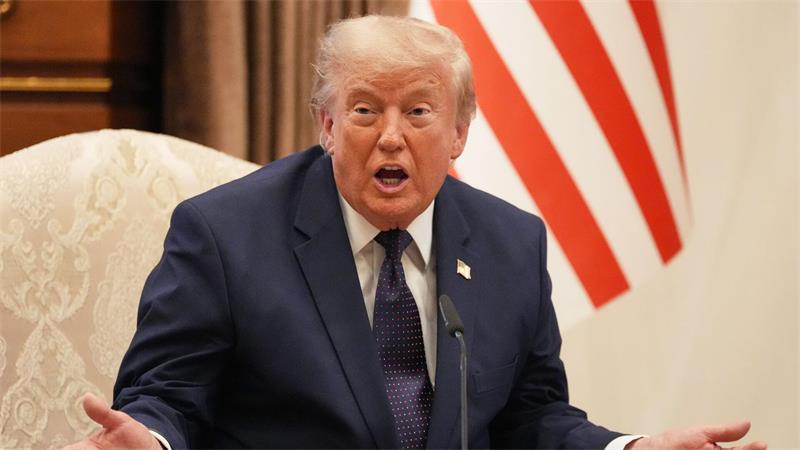 Gleich nach seiner Ankunft hat US-Präsident Donald Trump wieder gegen europäische Nato-Partner ausgeteilt.