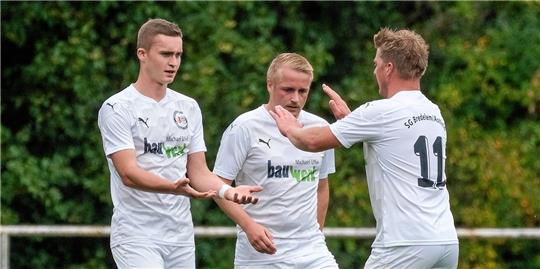 Gleich zweimal Erster? Daniil Shmelov (l.) kann mit der SG Bredelem/Astfeld aufsteigen und sich die Torjägerkanone der Nordharzliga sichern. Foto: Drechsler
