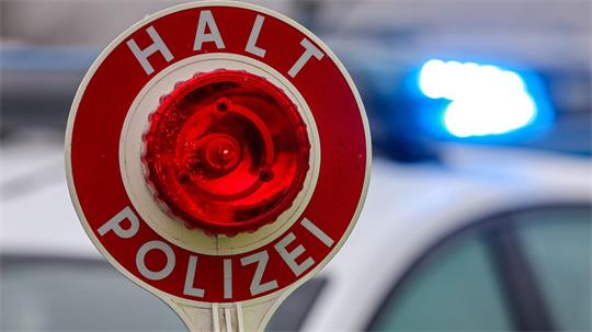 Gleich zweimal wurde der Fahrer angehalten (Symbolbild). 