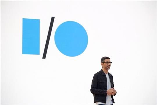 Google-Chef Sundar Pichai. Der Suchmaschinenriese startet eine KI-Offensive.