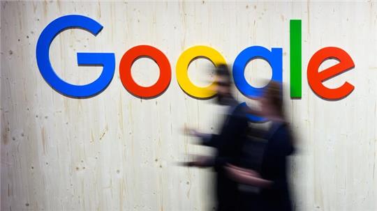 Google hat seinen KI-gestützten Recherche- und Schreibassistenten „NotebookLM“ für Anwenderinnen und Anwender in rund 200 Ländern außerhalb der USA freigeschaltet.