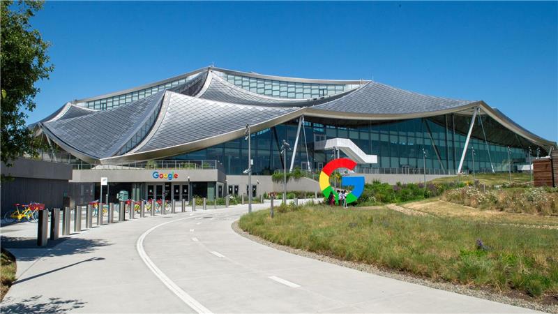 Google schraubte die Spanne für die geplanten Kapitalinvestitionen um fünf Milliarden Dollar nach oben. (Archivbild) 