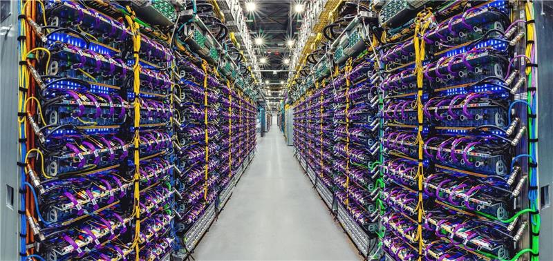 Google will mit neuem KI-Modell Konkurrenz abhängen Google will mit dem neuen Sprachmodell Gemini den Konkurrenten OpenAI übertreffen.