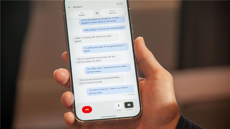 Google greift Apples iPhone mit KI-Smartphones an Google will mit vielen KI-Funktionen wie etwa Live-Übersetzungen punkten.