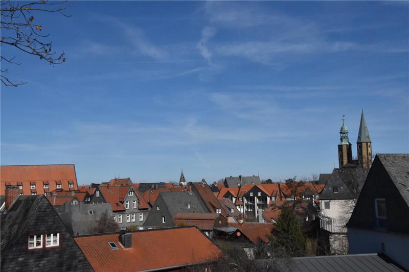 Goslars Altstadt erblickt die ersten Sonnenstrahlen