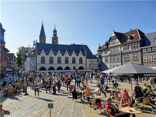 Goslars Aushängeschild: Der Marktplatz soll im Zuge des Städtebauprogramms „Östliche Altstadt“ für 1,2 Millionen Euro saniert werden. Archivfoto: Sowa