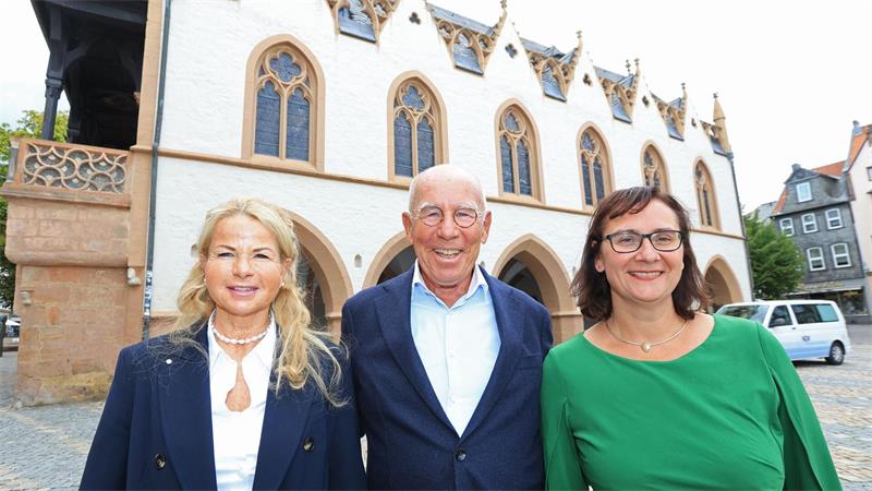 Goslars Oberbürgermeisterin Urte Schwerter (v.l.), Hans-Joachim Tessner und die Präsidentin der Technischen Universität Clausthal, Sylvia Schattauer rechnen mit bis zu 1.000 Studierenden in Goslar.
