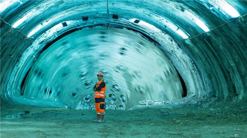 Gotthard-Basistunnel: Tunnelbohrmaschine „Paulina“ startet in Störzone Süd neu