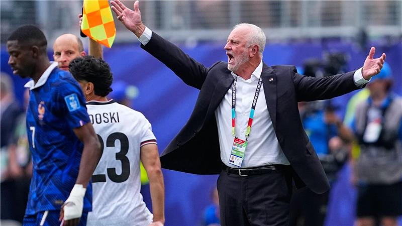 Graham Arnold trainiert den Irak seit Mai 2025. 