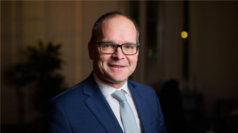 Grant Hendrik Tonne vertritt das Land Niedersachsen als Anteilseigner im Aufsichtsrat der Deutschen Messe. (Archivbild)