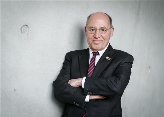 Gregor Gysi ist außenpolitischer Sprecher der Fraktion Die Linke im Bundestag. Foto: Kay Nietfeld/dpa
