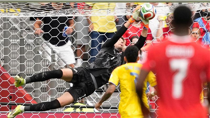 Gregor Kobel wurde zum Matchwinner der Schweiz.