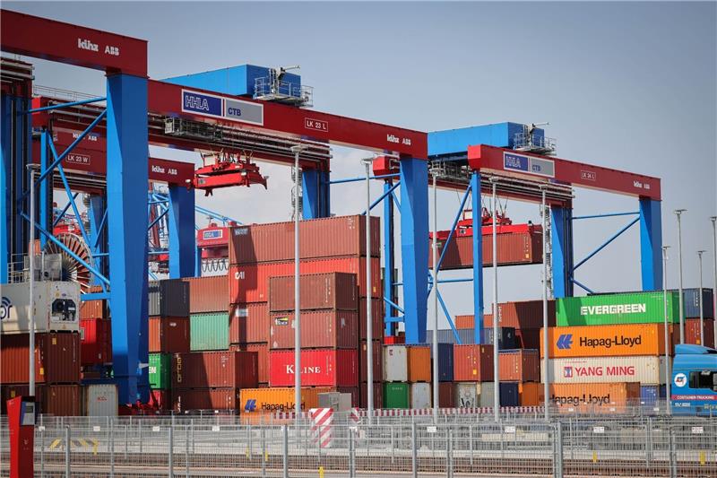 „Frühlingserwachen beim Export bleibt aus” Größter Einzelmarkt für Waren «Made in Germany» waren mit 12,7 Milliarden Euro auch im Mai 2023 die USA.