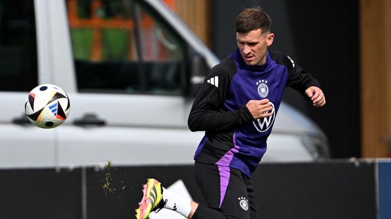 Neuer, Anton, Groß: Ein Trio im Fokus beim Ukraine-Test Groß soll Kroos im Mittelfeld so gut wie möglich als Taktgeber und Spiellenker vertreten.