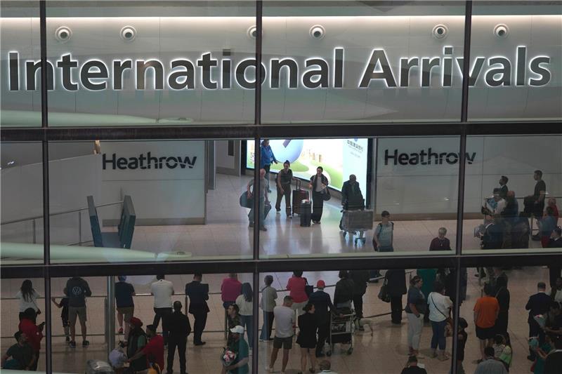 London: Künftig mehr Flüssigkeit im Handgepäck erlaubt Großbritannien will die Vorgaben für Handgepäck bei Flugreisen lockern.