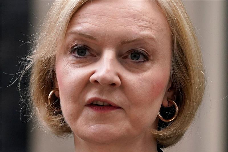 Wirtschaftsministerium entschuldigt sich für hämischen Tweet Großbritanniens Premierministerin Liz Truss tritt nach nur sechs Wochen im Amt zurück.