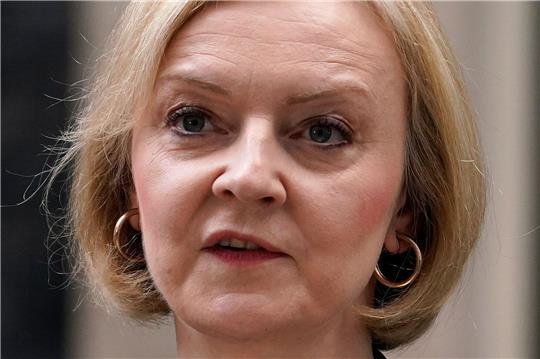 Großbritanniens Premierministerin Liz Truss tritt nach nur sechs Wochen im Amt zurück.
