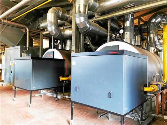 Große Heizkessel stehen in der Fontheim-Klinik in Liebenburg. Der Erwerb von Energie zu hohen Preisen ist für das Unternehmen eine Belastungsprobe. Gesellschafter Hans-Christian Fontheim fordert deshalb staatliche Unterstützung ein. Fotos/Archivfotos: Privat