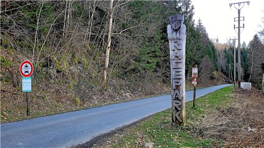 Große Hoffnungen ruhen auf dem Forstweg an der Okertalsperre, über ihn kann die gesperrte Bramkebrücke umfahren werden. Doch für den allgemeinen Verkehr wird der Weg nicht geöffnet.  Foto: Skuza