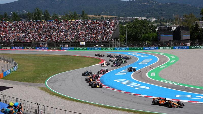 Alarm bei Red Bull: Verstappen droht Sperre nach Wut-Rennen Große Kulisse für den Reifen-Krimi in der Hitze von Barcelona.